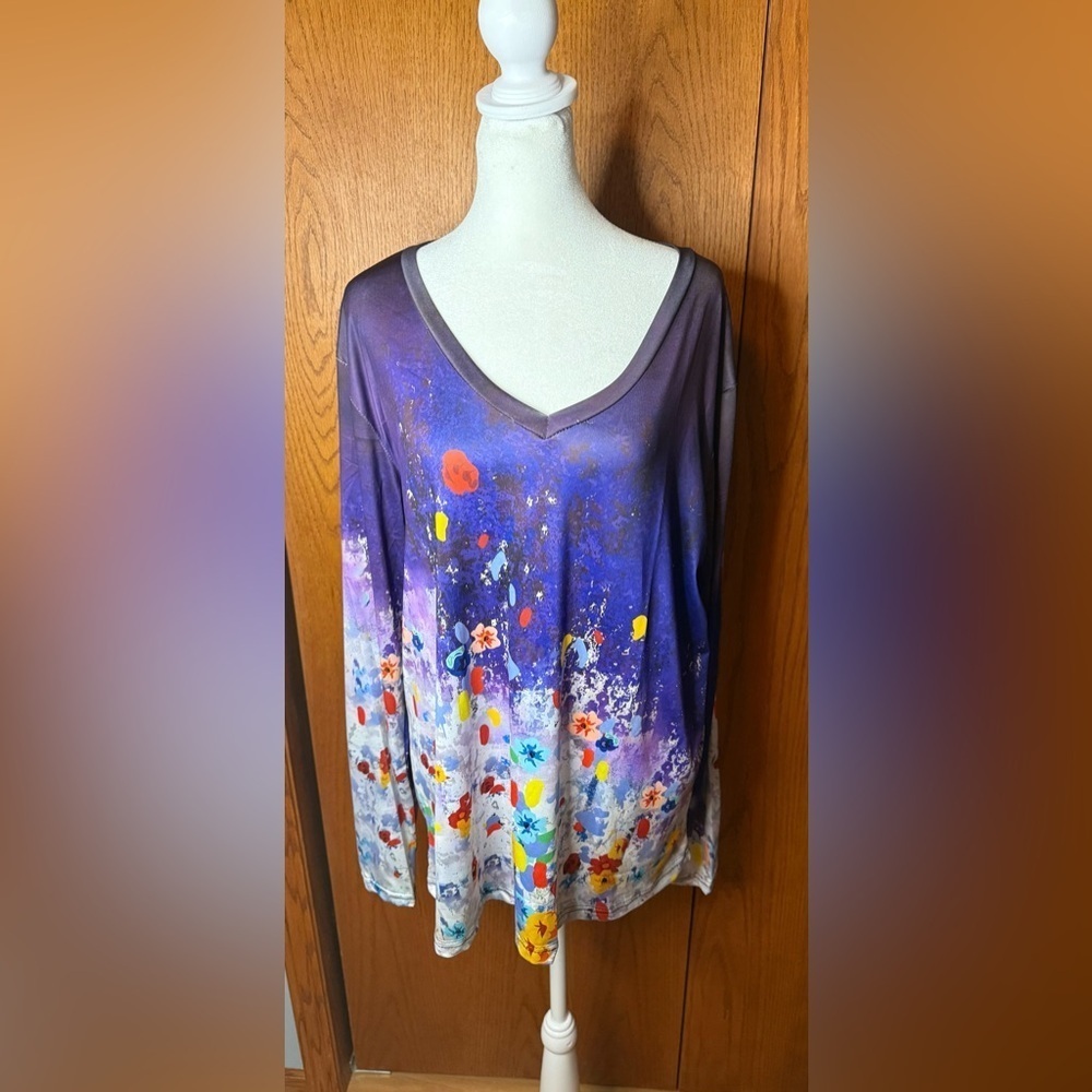 NWOT Women’s Casual Long Sleeve Dress Shirt Lightweight Size XL Purple V Neck